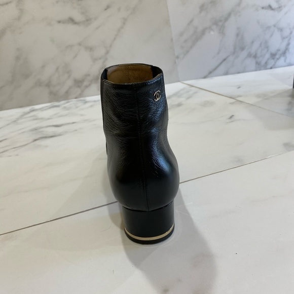 💯 Authentic Chanel Black short boots - Picture 3 of 13